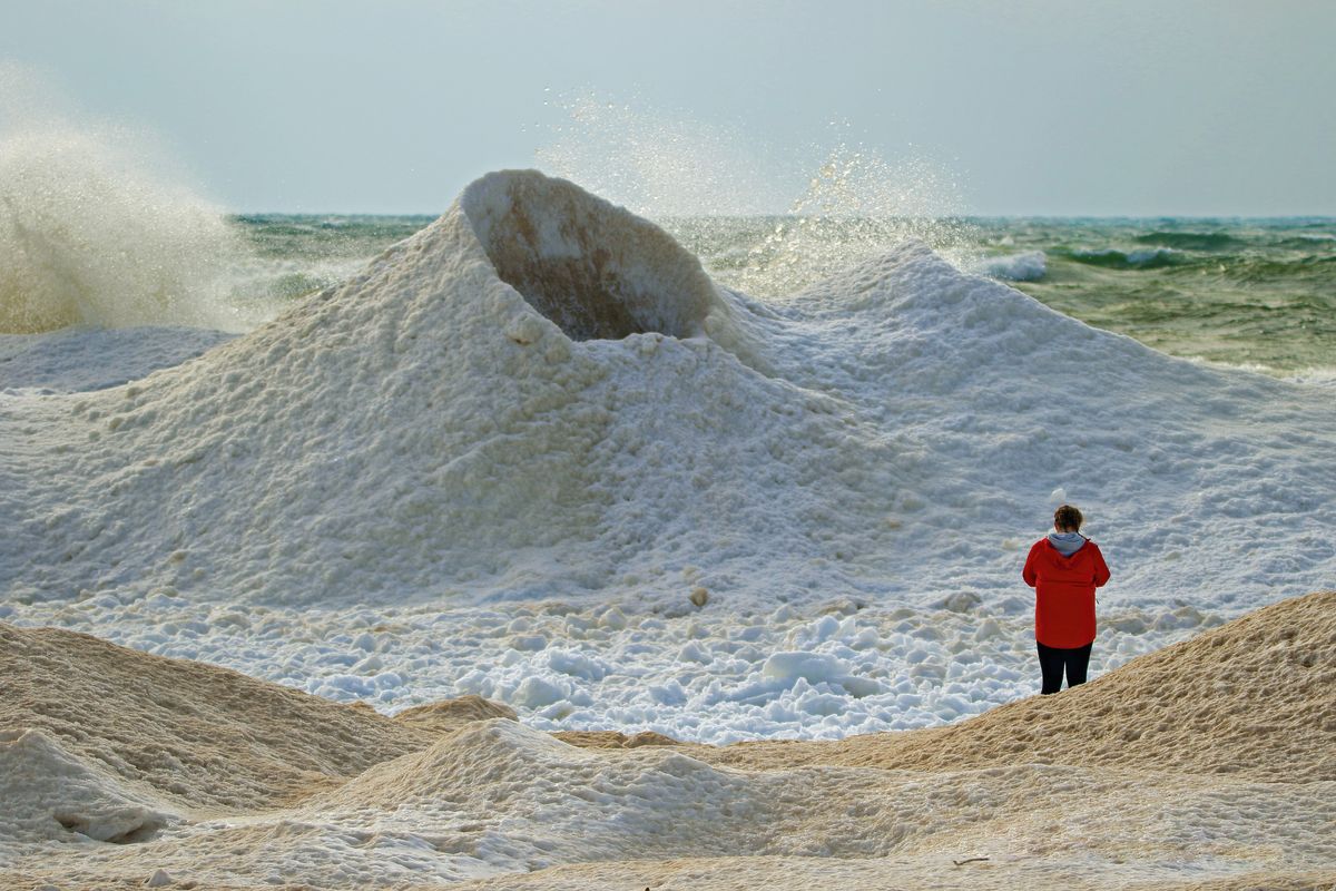 Wonder Woman Takes Stage: The Iceberg Rescue Mission of Lake Michigan